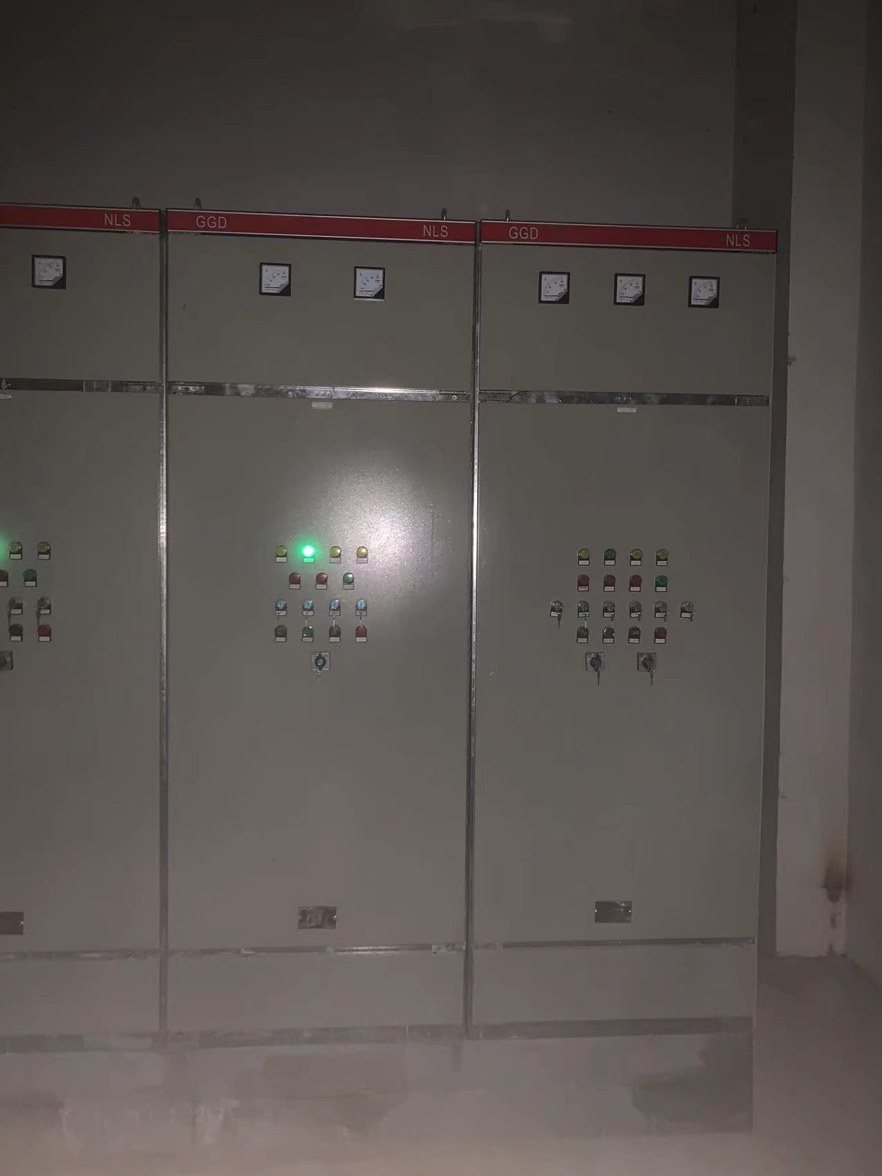 恒大世界城消防泵房项目设备消防星角控制柜3