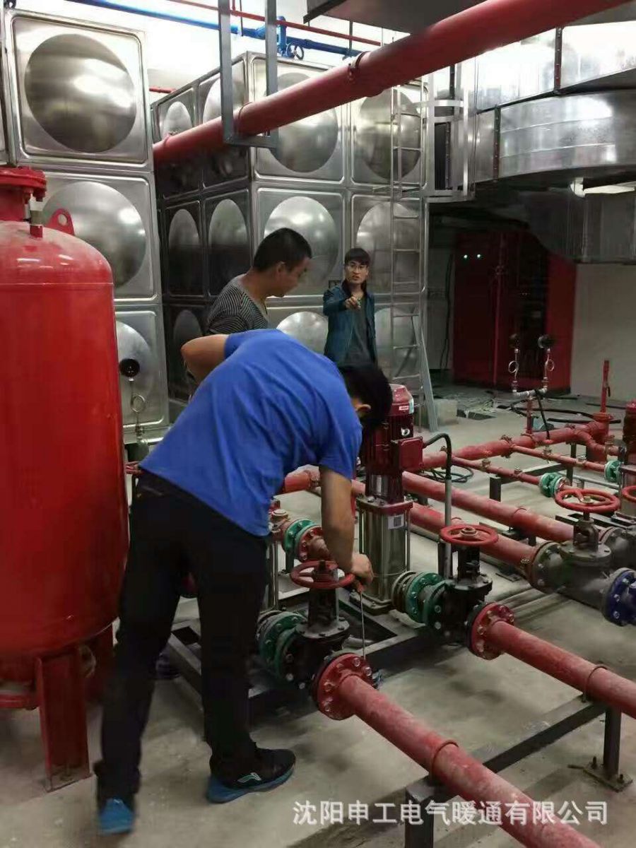 申工消防巡检柜设备上海中心城开国际项目消防泵调试图